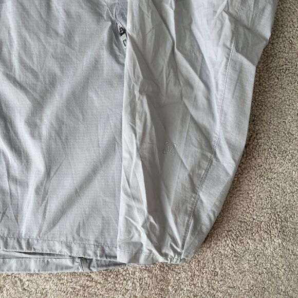 Lululemon Active Jacket Mens Medium Sea Salt Gray Lightweight Running Packable - Picture 3 of 9